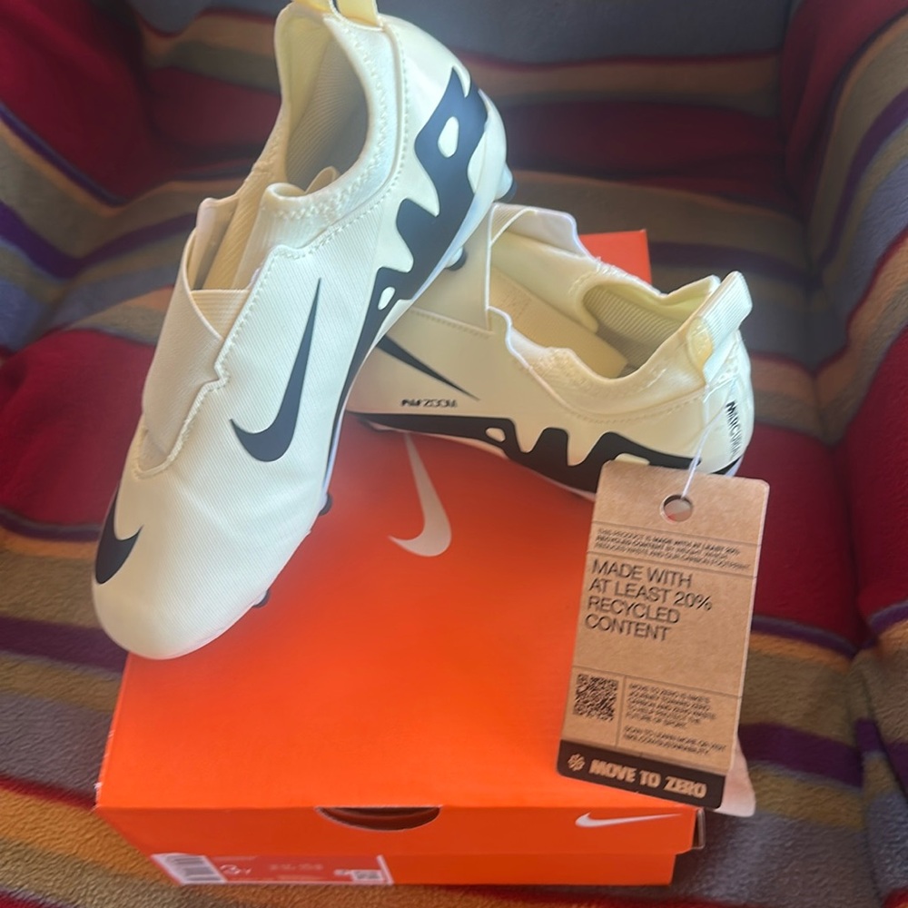 Nike JR Zoom Vapor 15 Academy turf soccer shoes, youth size 4 in white/black